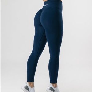 Amplify leggings in tuxedo blue